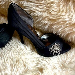 Satin , black evening heels with Cristal brooch !Good condition.
